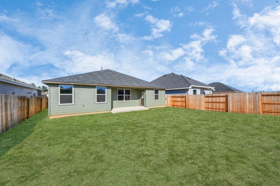 Exterior details and patio area of a home in Grand Oaks Reserve, Cleveland (Image 25).