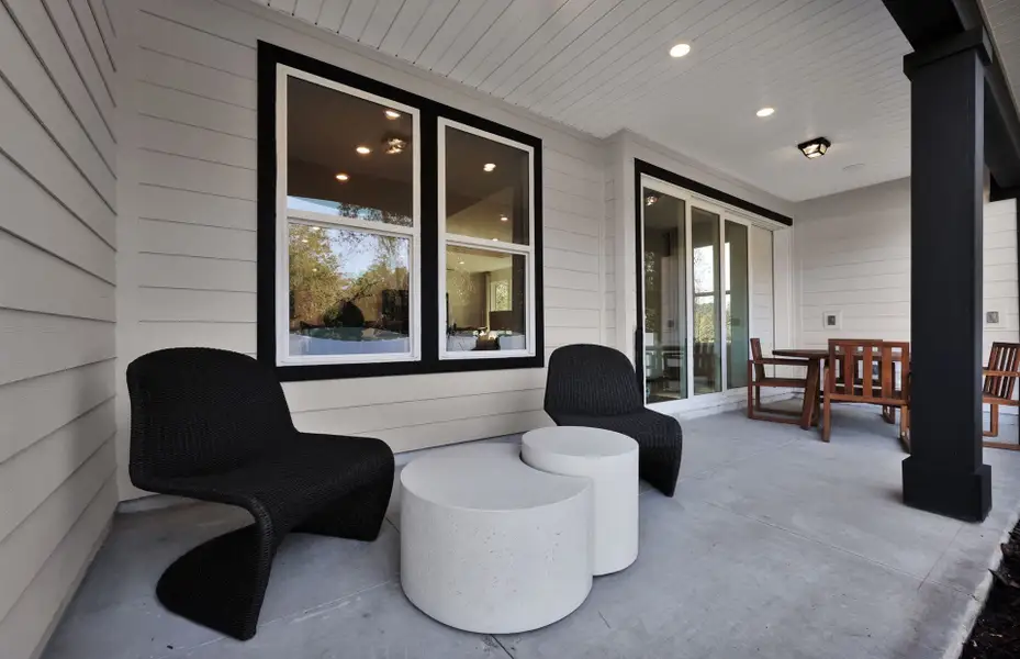 Representative exterior details of a home built from the Mystique by Pulte Homes in Lakeview Estates, Palm Coast (Image 3).