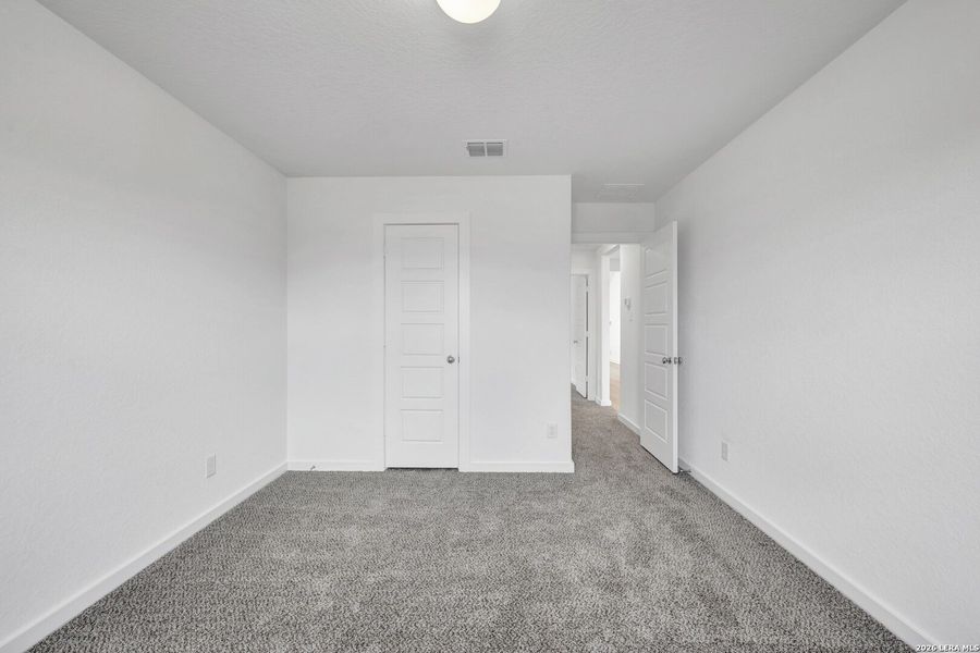 Spacious, unfurnished interior of a new home in Winding Brook, San Antonio (Image 19). Spacious, unfurnished interior of a new home in Winding Brook, San Antonio (Image 19).