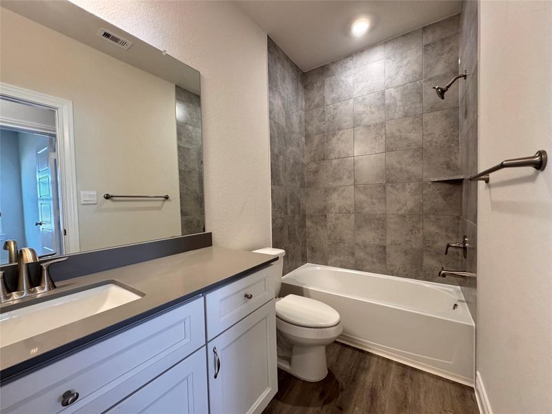 Furnished interior view inside a new home in Grand Oaks Reserve, Cleveland (Image 11). Furnished interior view inside a new home in Grand Oaks Reserve, Cleveland (Image 11).