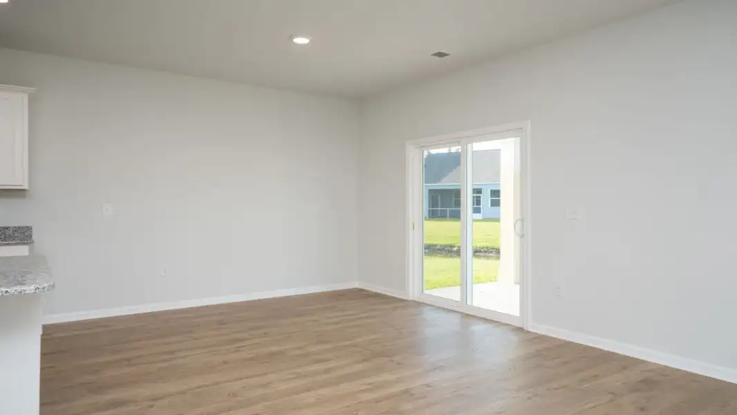 Representative unfurnished interior of a home built from the Elle by D.R. Horton in Brookside, Richlands (Image 16).