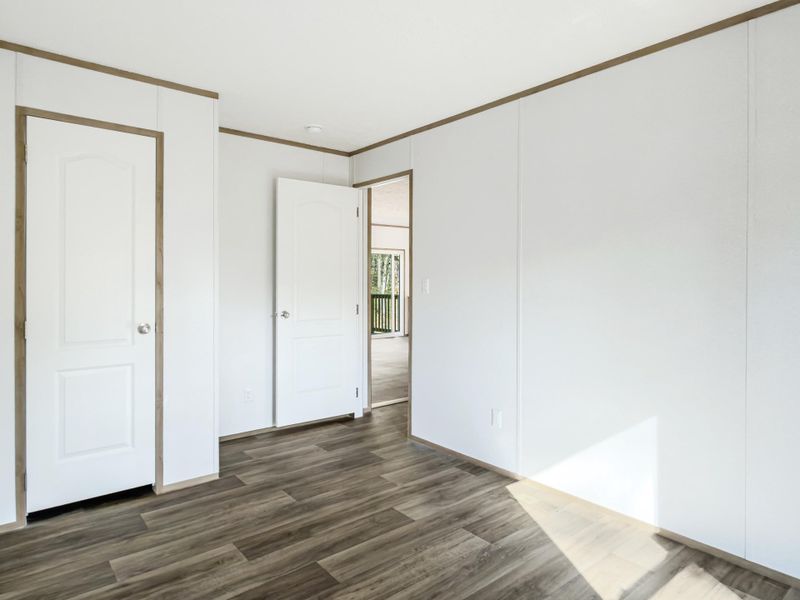 Spacious, unfurnished interior of a new home in , Walterboro (Image 12).