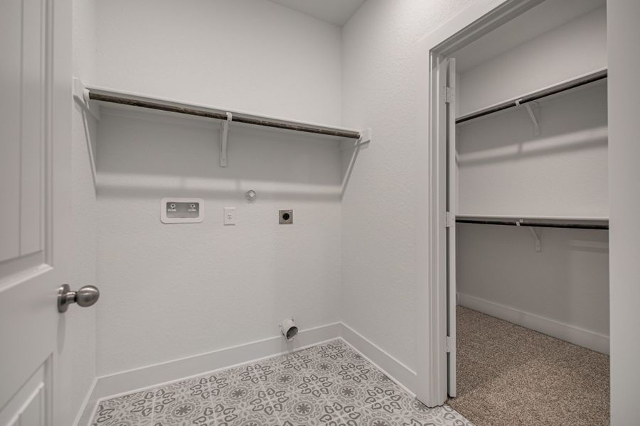 Spacious, unfurnished interior of a new home in Stillwater Ranch, San Antonio (Image 24).