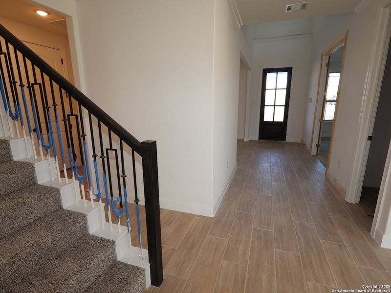 Spacious, unfurnished interior of a new home in Everly Estates, San Antonio (Image 13).