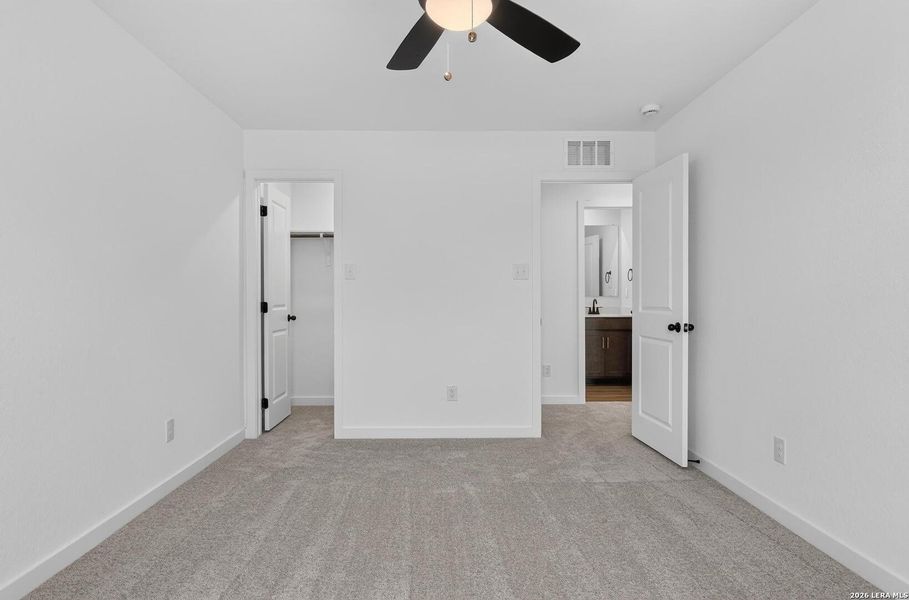 Spacious, unfurnished interior of a new home in Cordova Trails, Seguin (Image 25).