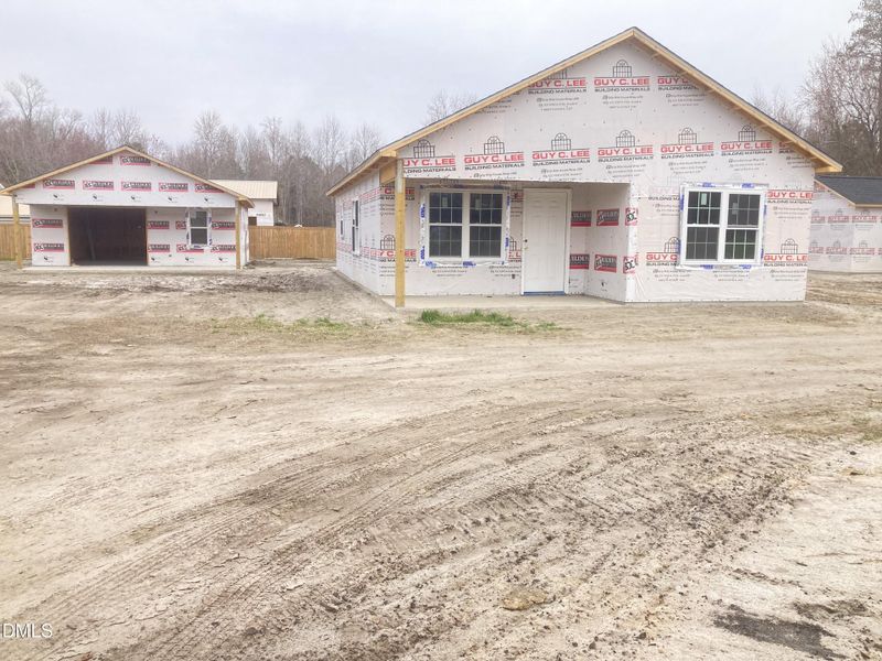 Front View w-Garage 752_IMG_5281