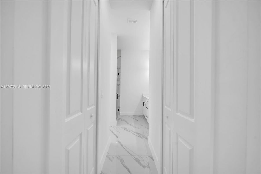 Spacious, unfurnished interior of a new home in , Lehigh Acres (Image 17).