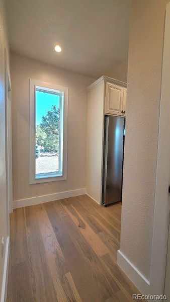 Spacious, unfurnished interior of a new home in , Crestone (Image 35).