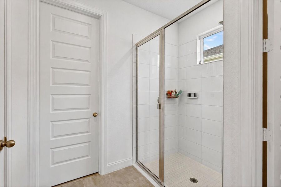 25-primary-bath-shower.jpg 25-primary-bath-shower.jpg