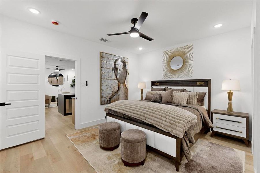 Furnished interior view inside a new home in , Dallas (Image 13).