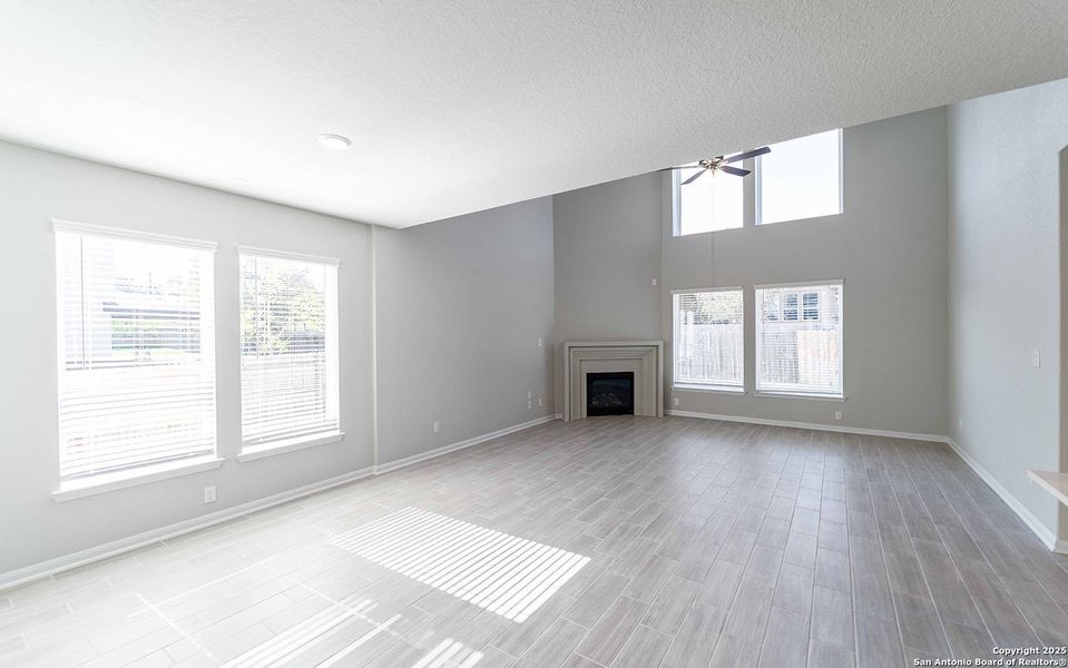Spacious, unfurnished interior of a new home in Arcadia Ridge, San Antonio (Image 12). Spacious, unfurnished interior of a new home in Arcadia Ridge, San Antonio (Image 12).