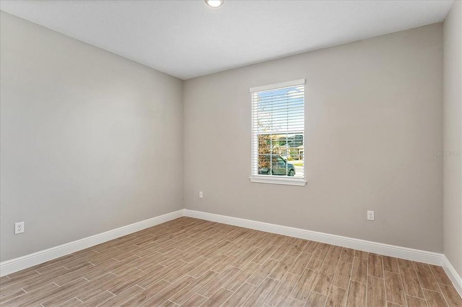 Spacious, unfurnished interior of a new home in , Winter Garden (Image 15).