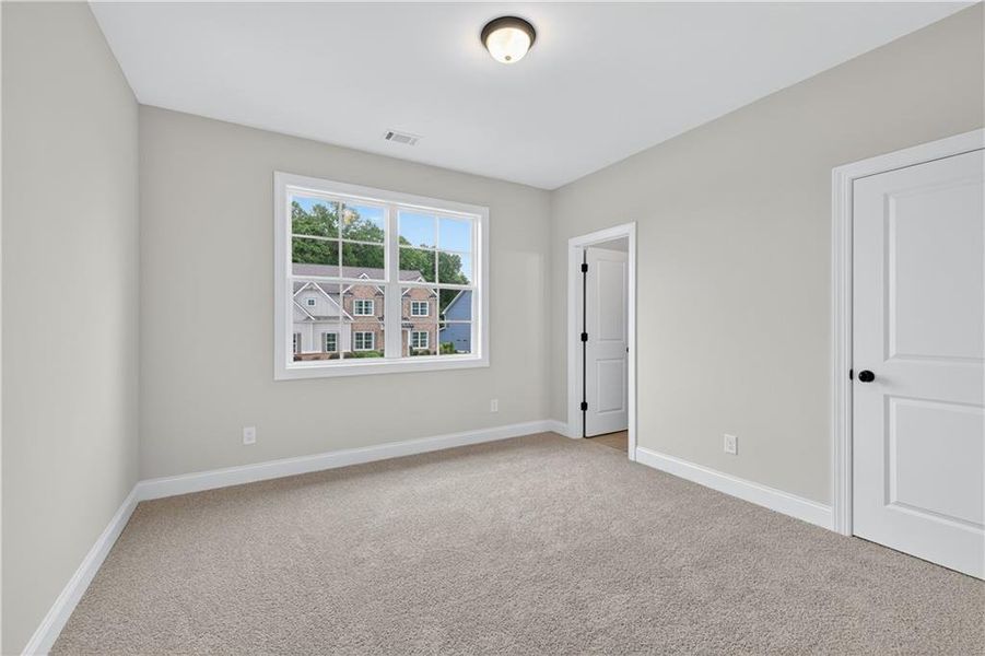 Spacious, unfurnished interior of a new home in , Jefferson (Image 43).