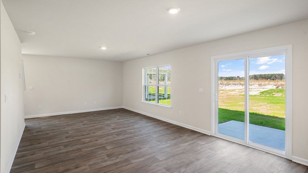 Spacious, unfurnished interior of a new home in Madeline Farm, New Bern (Image 15).