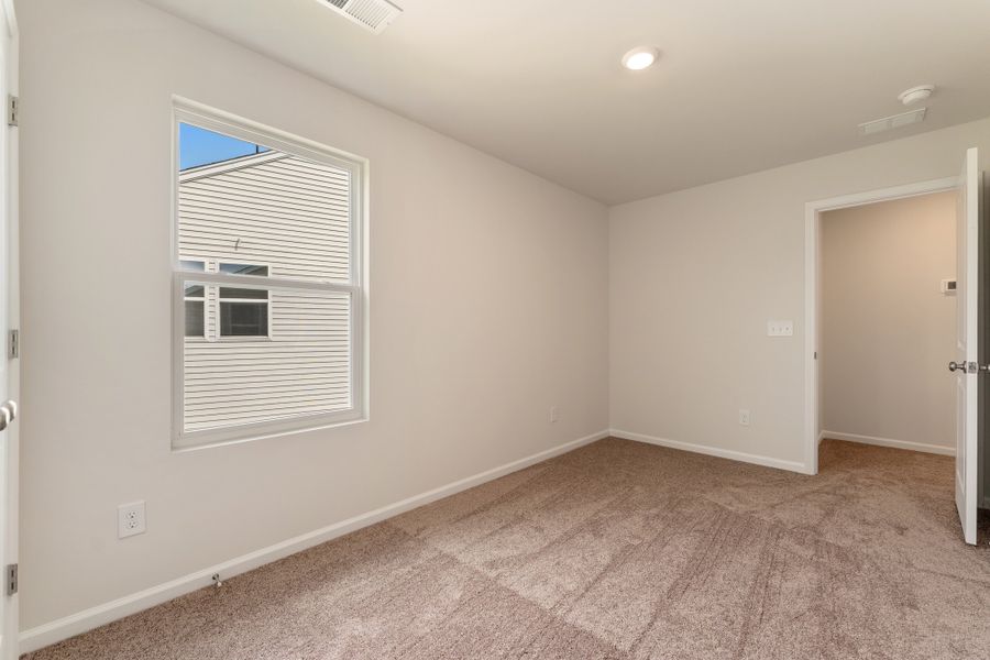 Spacious, unfurnished interior of a new home in Mayfair Village, Spartanburg (Image 20).