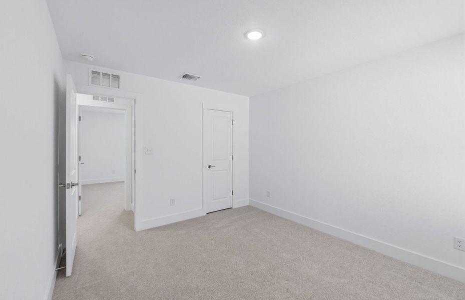 Spacious, unfurnished interior of a new home in Saddleback at Santa Rita Ranch, Liberty Hill (Image 17).