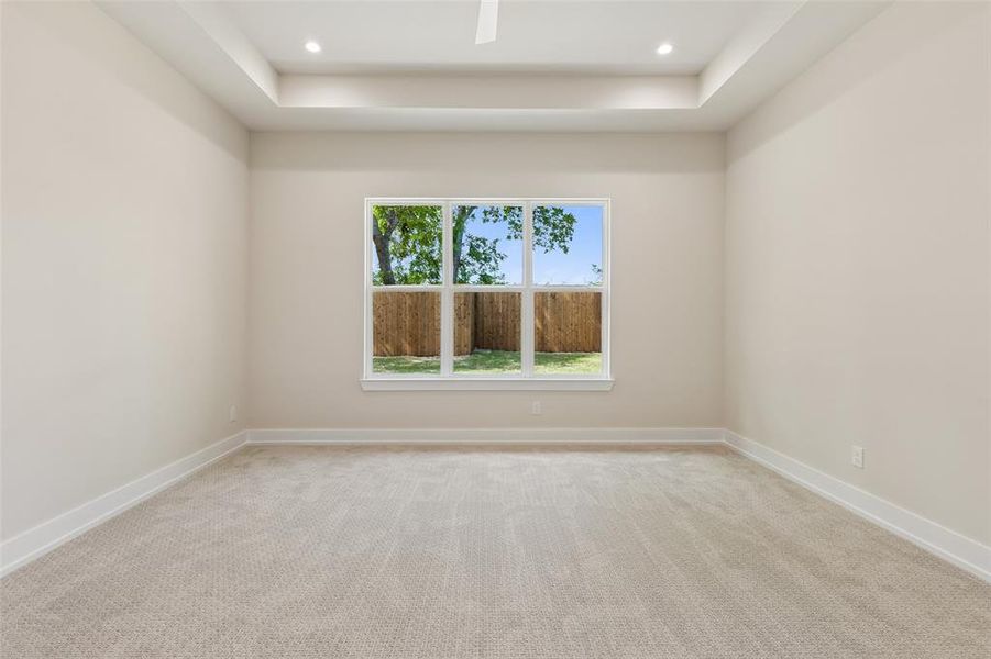Spacious, unfurnished interior of a new home in , Sherman (Image 36).