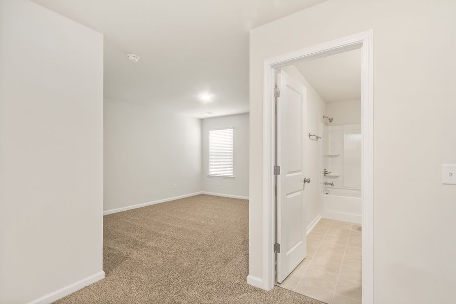 Spacious, unfurnished interior of a new home in The Grove, Florence (Image 48).