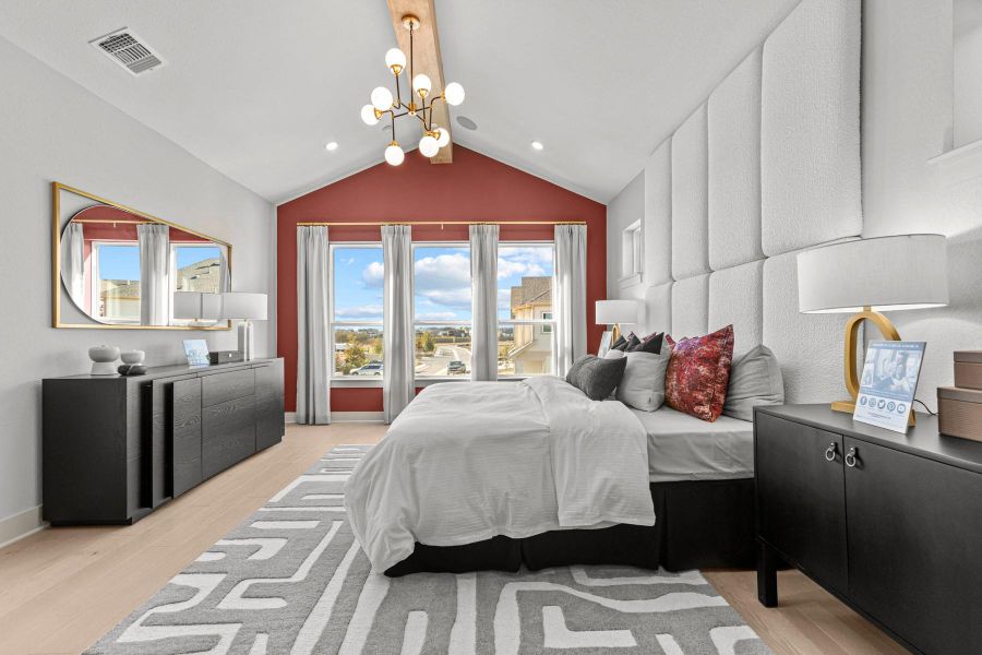 Owner's Retreat (Staged) Owner's Retreat (Staged)