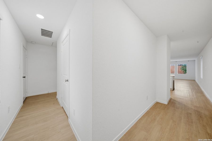 Spacious, unfurnished interior of a new home in Morgan Heights, San Antonio (Image 24).