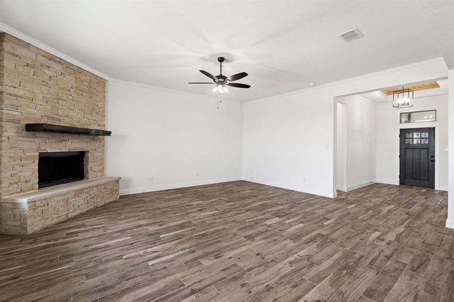 Spacious, unfurnished interior of a new home in , Waxahachie (Image 30).