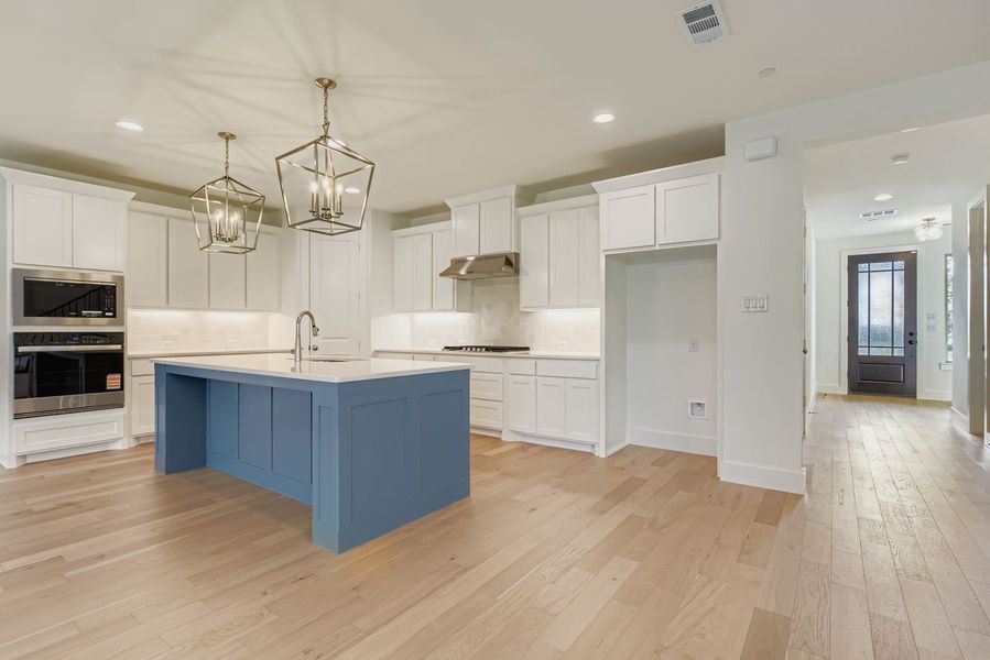 3525 Kings Court - Kitchen