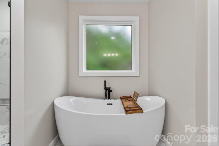 Freestanding Soaking Tub