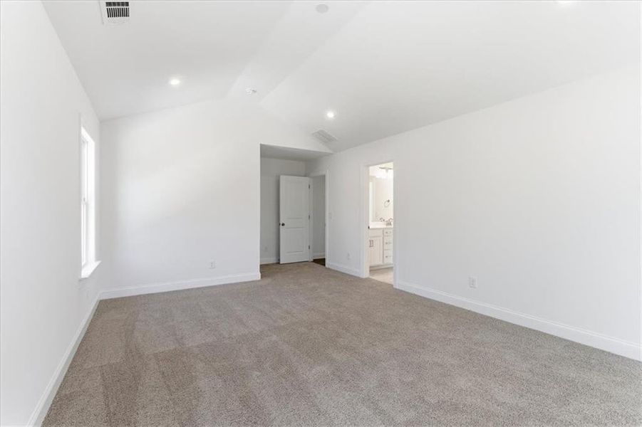 Spacious, unfurnished interior of a new home in The Estates at Hurricane Pointe, Douglasville (Image 51).