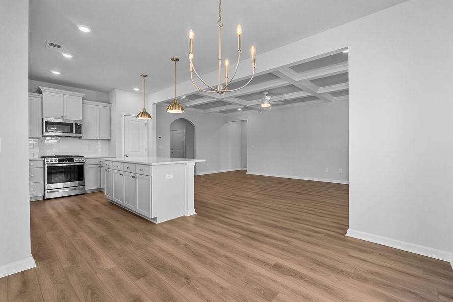 Spacious, unfurnished interior of a new home in Fieldstone, Lexington (Image 27).
