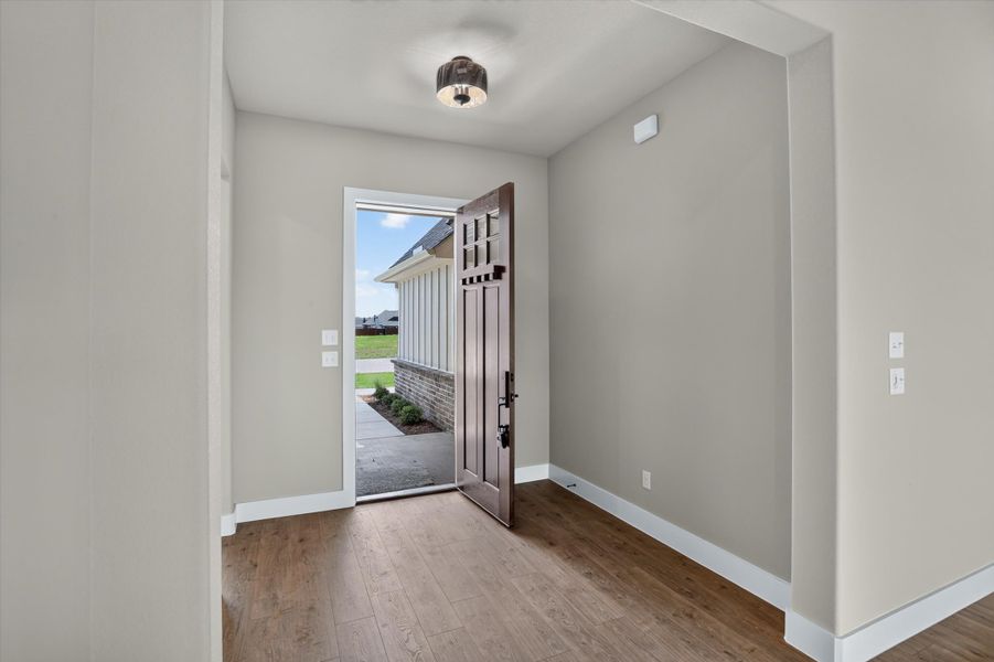 Spacious, unfurnished interior of a new home in Coyote Crossing, Godley (Image 21).