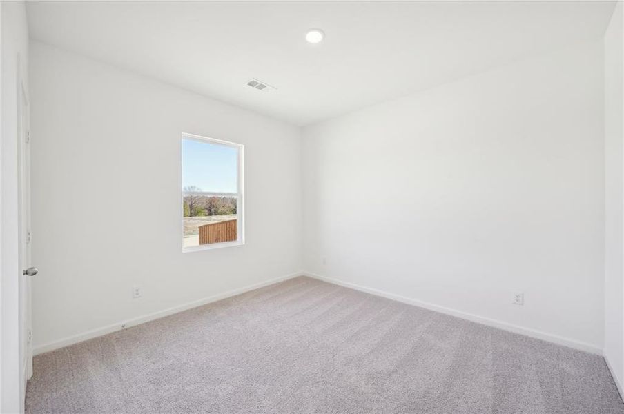 Spacious, unfurnished interior of a new home in Crescent Pointe, Carrollton (Image 32).