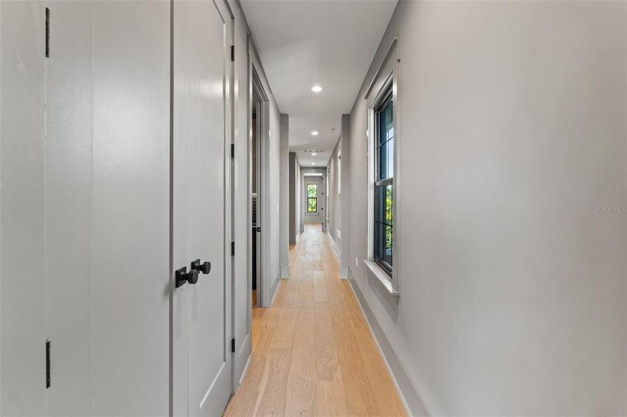 Spacious, unfurnished interior of a new home in , Tampa (Image 68).