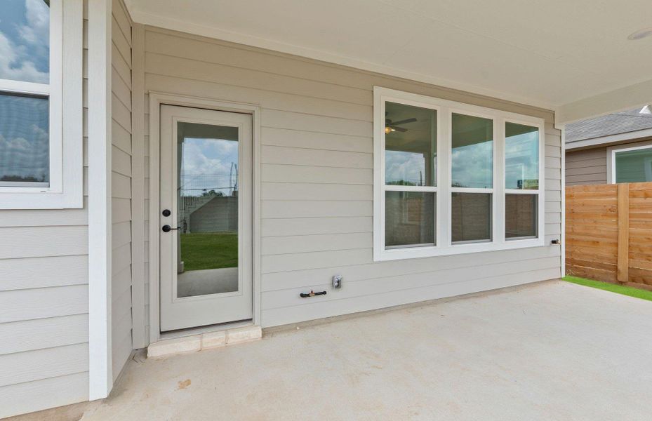 Exterior details and patio area of a home in Horizon Lake, Leander (Image 29). Exterior details and patio area of a home in Horizon Lake, Leander (Image 29).