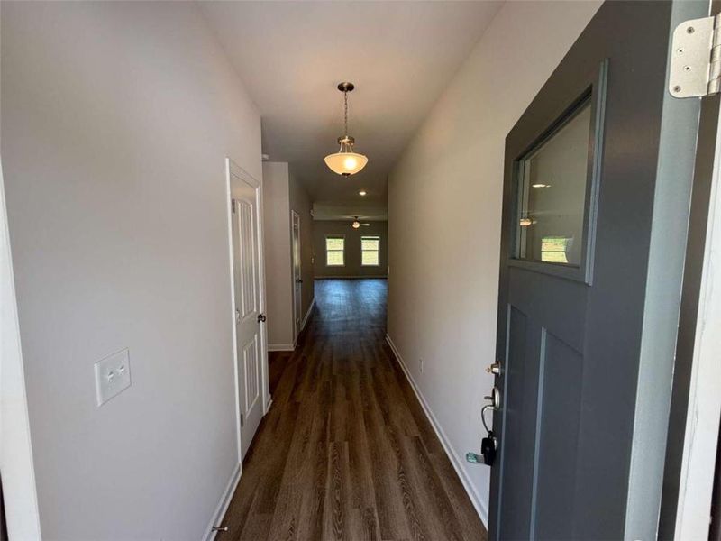 Spacious, unfurnished interior of a new home in , Eastanollee (Image 20).