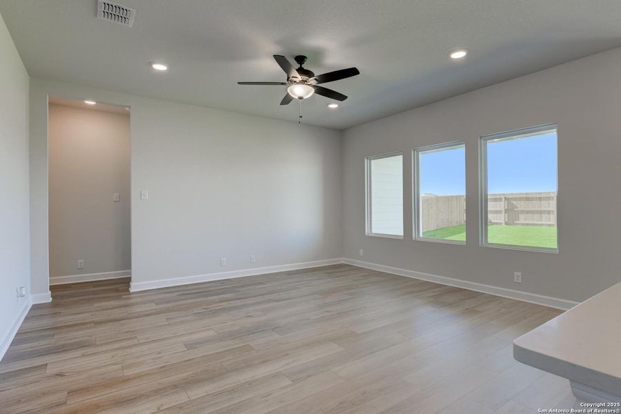 Spacious, unfurnished interior of a new home in Cordova Trails, Seguin (Image 18).