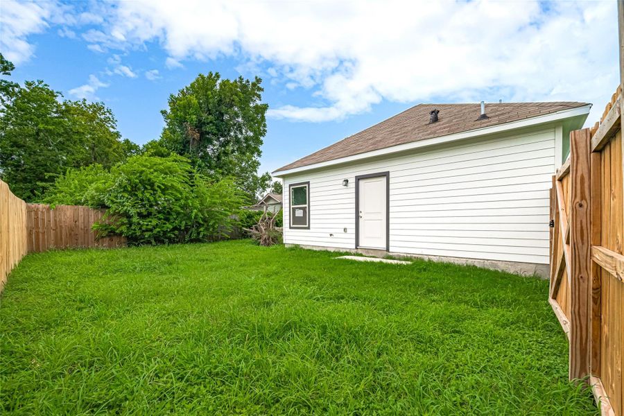 Image 32 of a home in . Image 32 of a home in .