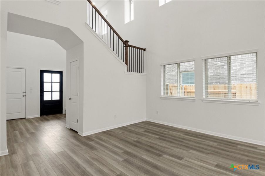 Spacious, unfurnished interior of a new home in Crosswinds, Kyle (Image 26).