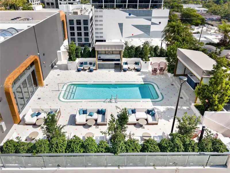 Condo located in Miami, FL showcasing its design and architecture (Image 28).