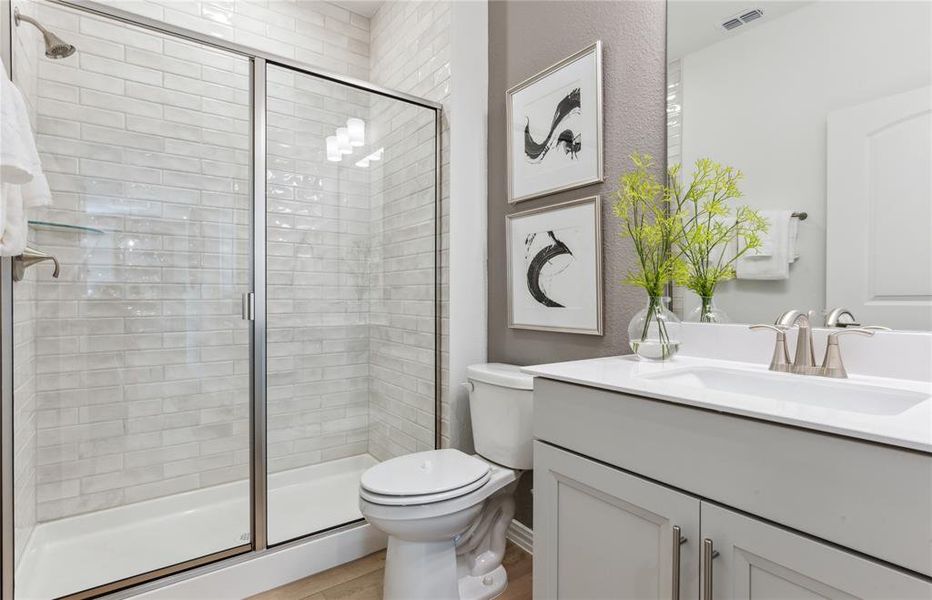 *Model representation. Some features and options may differ - Spacious secondary bathroom *Model representation. Some features and options may differ - Spacious secondary bathroom