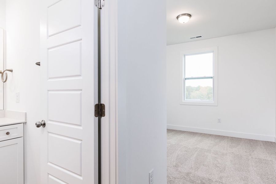 Spacious, unfurnished interior of a new home in High Grove Oaks, Fuquay Varina (Image 29).