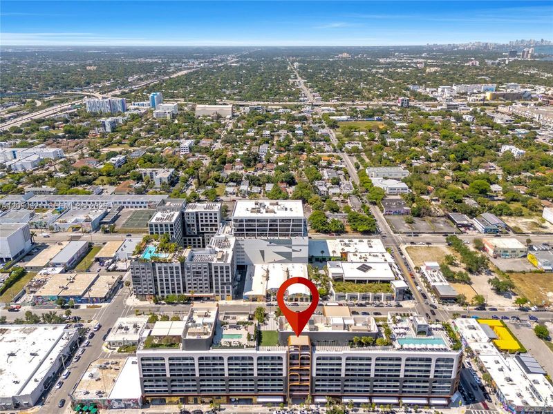 Condo located in Miami, FL showcasing its design and architecture (Image 20).