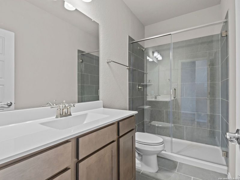 Furnished interior view inside a new home in Hannah Heights, Seguin (Image 14).