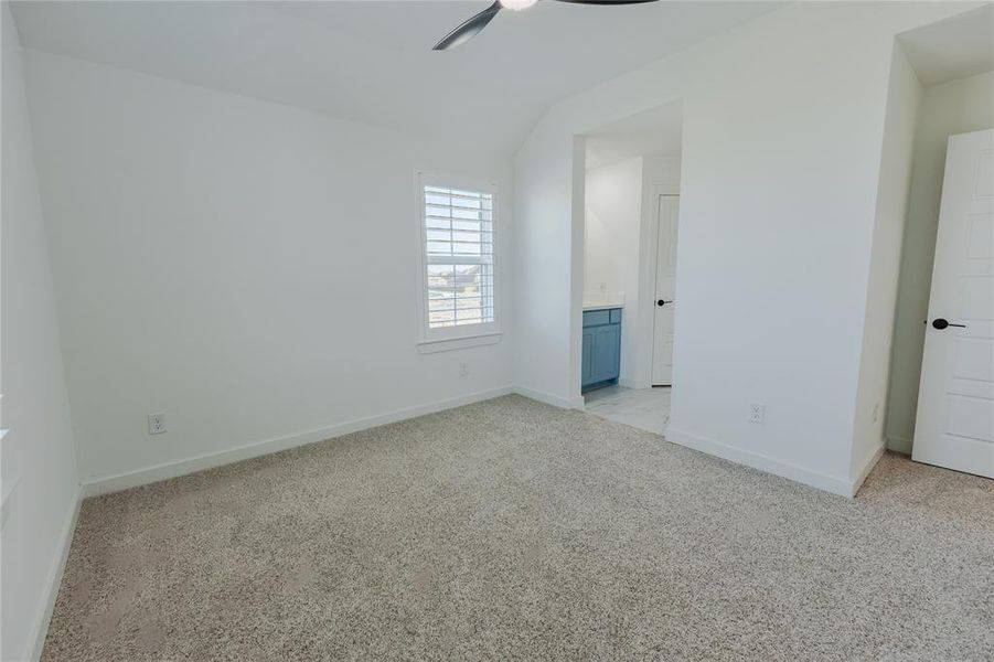 Spacious, unfurnished interior of a new home in , Aubrey (Image 33).