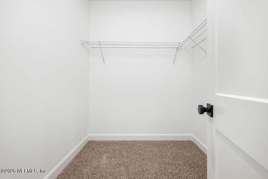 Spacious, unfurnished interior of a new home in , Middleburg (Image 29).