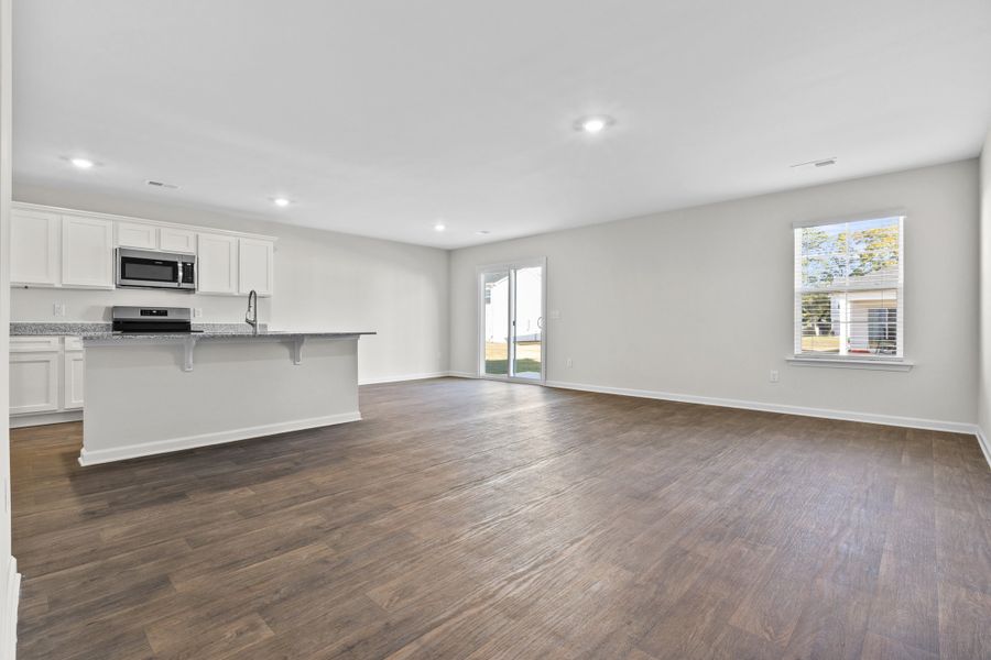 Representative unfurnished interior of a home built from the Larch Single-Family B by McGuinn Homes in Willow Lake, Blythewood (Image 12).