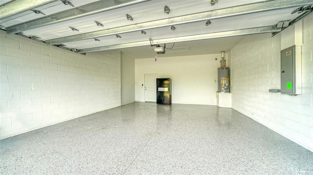 Spacious, unfurnished interior of a new home in , Nokomis (Image 23).