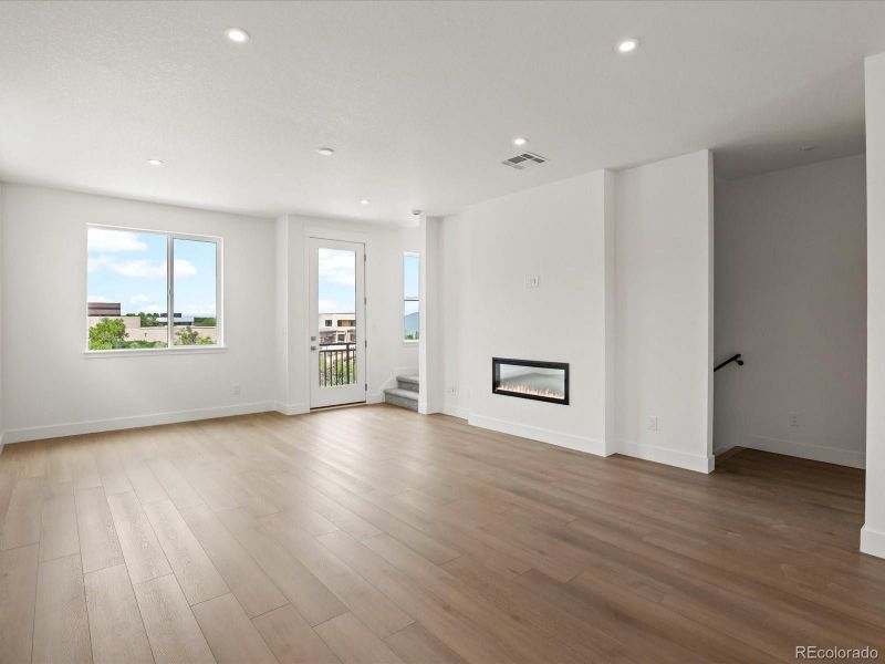 Spacious, unfurnished interior of a new home in Ascent at Inverness, Englewood (Image 19).