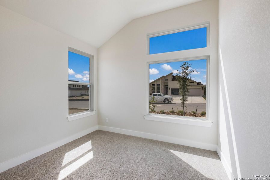 Spacious, unfurnished interior of a new home in Esperanza, Boerne (Image 20).