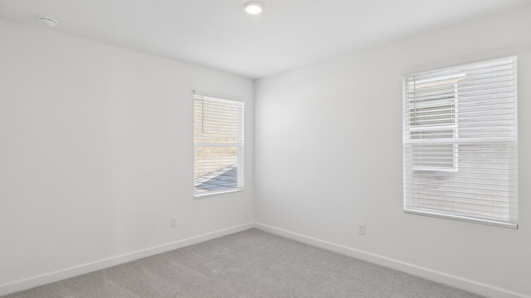 Spacious, unfurnished interior of a new home in The Buttes at Mystic, Peoria (Image 24).