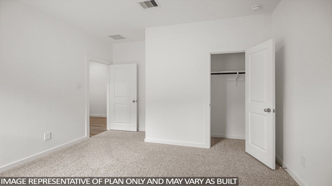 Spacious, unfurnished interior of a new home in Silverthorne, Conroe (Image 15). Spacious, unfurnished interior of a new home in Silverthorne, Conroe (Image 15).